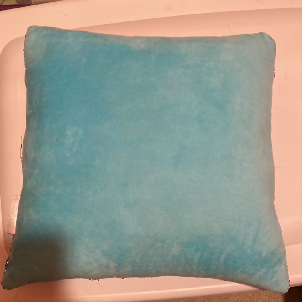 Pillow - Picture 4 of 4
